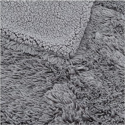 Plaid moelleux couleur gris élégant