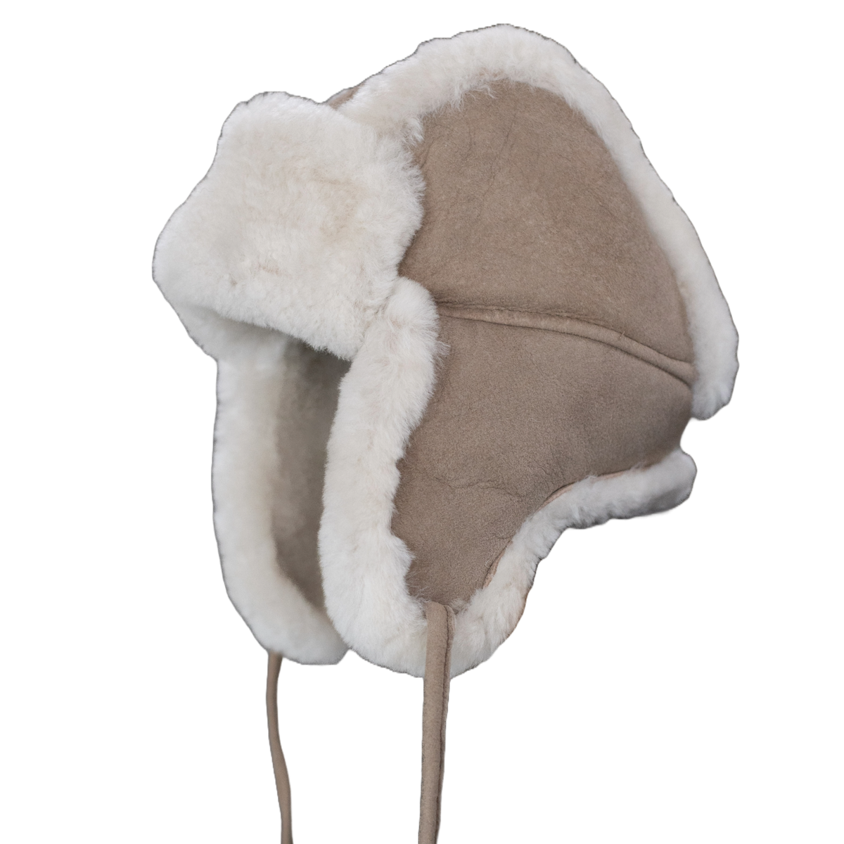 Bonnet aviateur bébé et enfant en peau de mouton taupe, vu de trois quarts, rabats d'oreilles et cordons